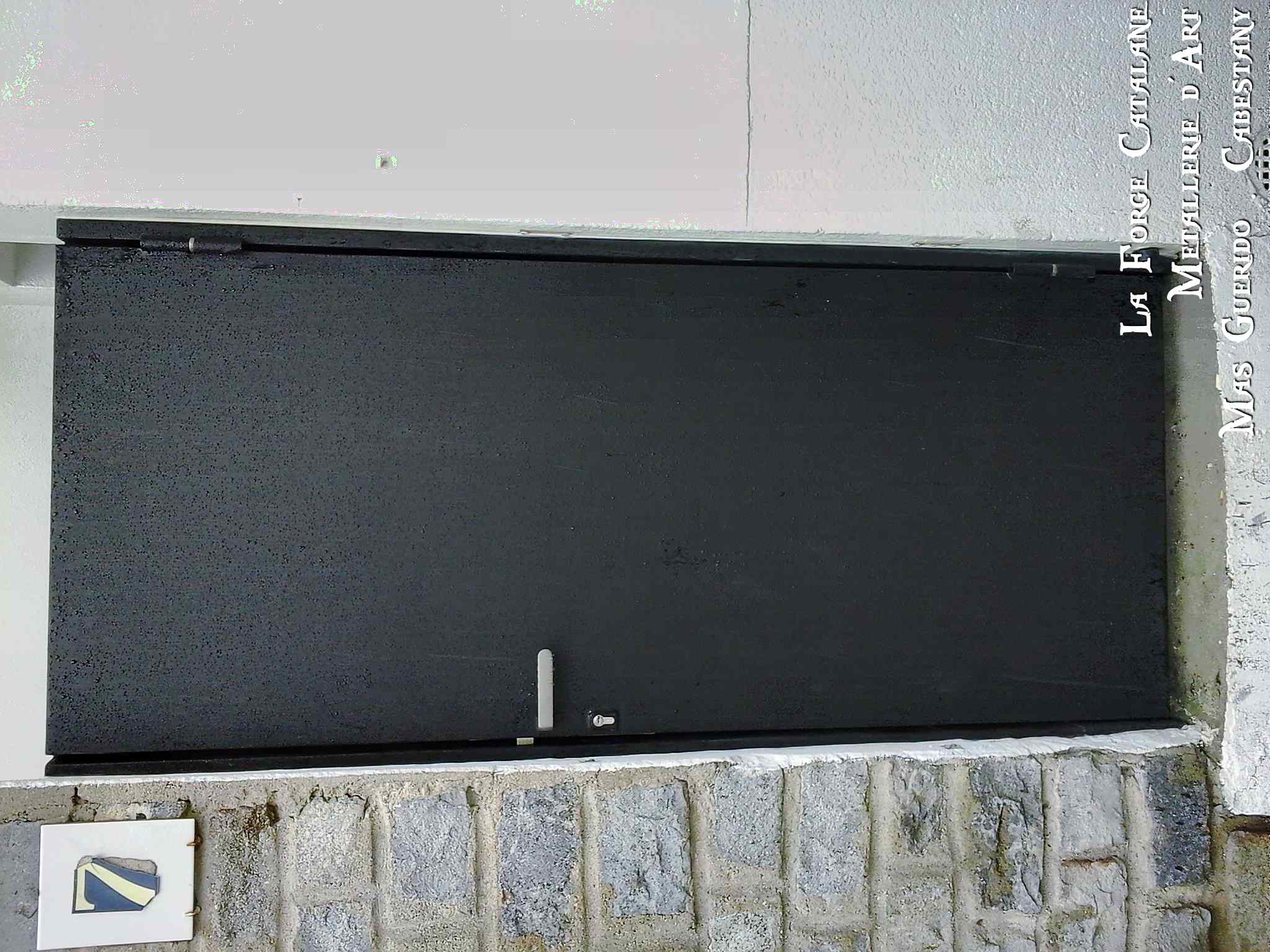 portillon tole pleine thermolaquage forge catalane.jpg